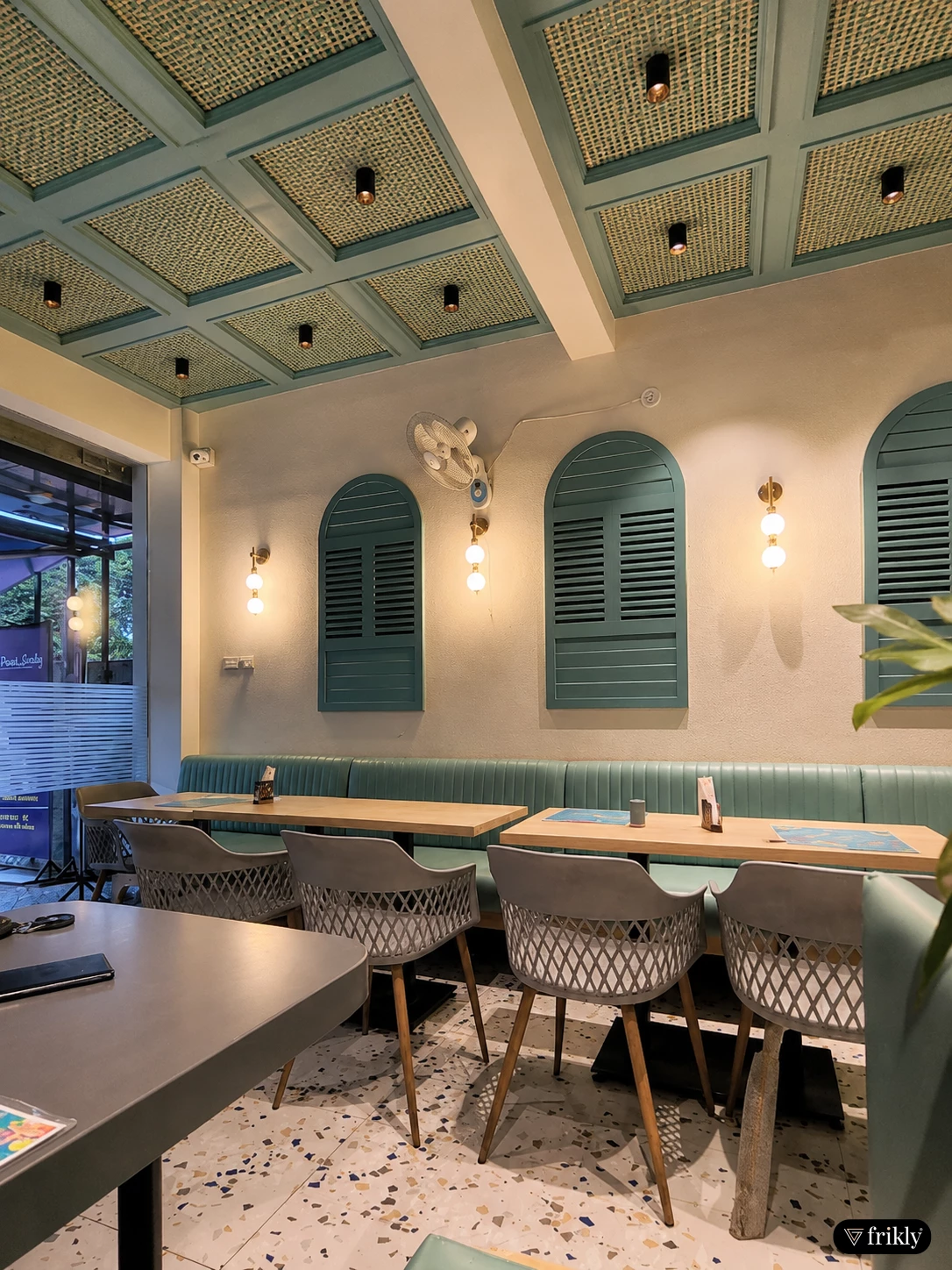Elegant Cane Laminate Ceiling Design for Modern Café & Hospitality Interiors